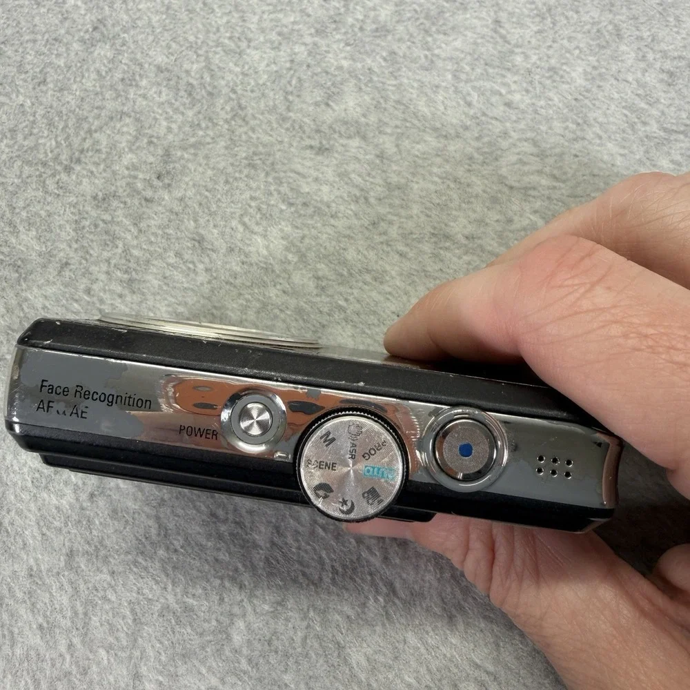 Samsung L730 Digital Camera 7.2MP 3x Zoom Parts Only Untested